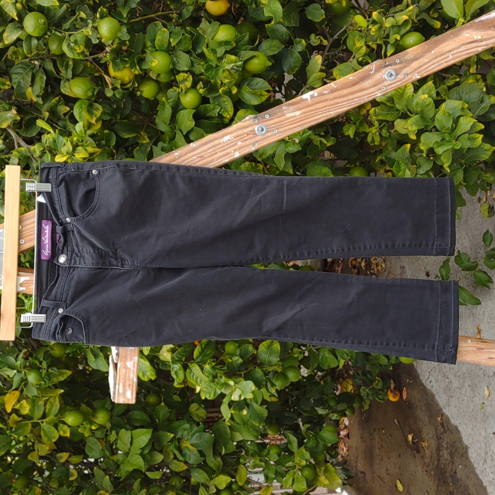 Gloria Vanderbilt Straight Leg Jeans Black 8
